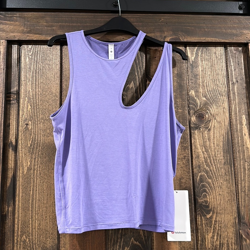 Lululemon shoulder cut-out yoga tank